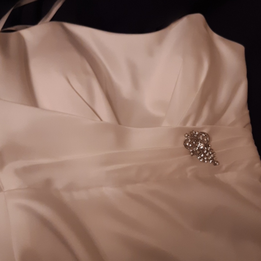 NEW! Informal wedding gown